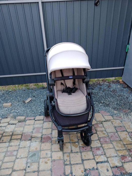 Продам Дитячу коляску CHICCO 2 в 1