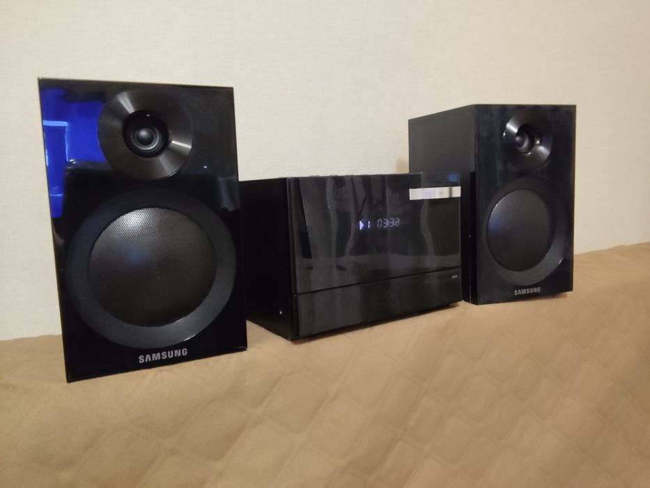 Домашний кинотеатр микро SAMSUNG  (DVD, Mp-3, USB, FM)