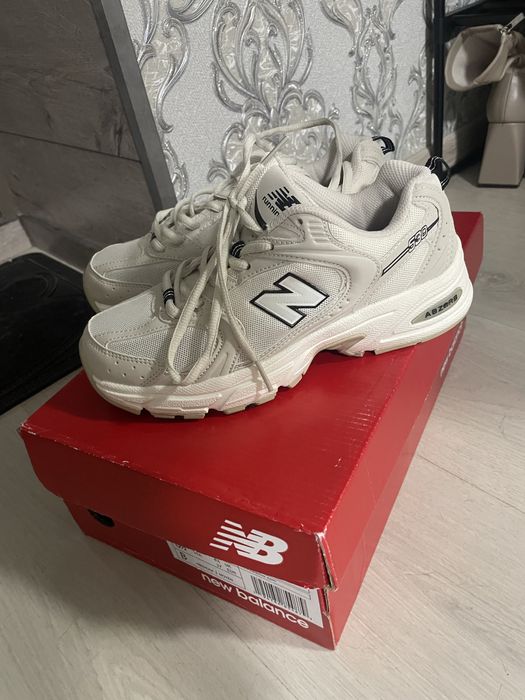 Кросівки New balance beige 37