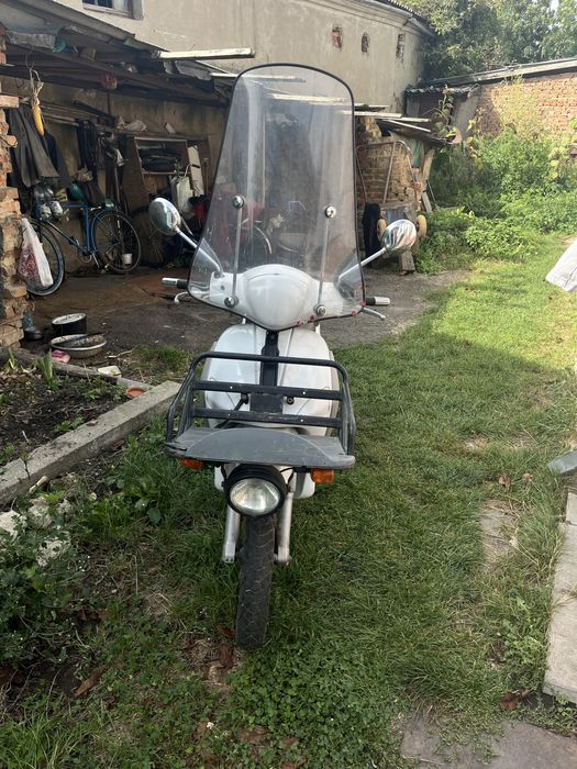 Скутер PIAGGIO білий