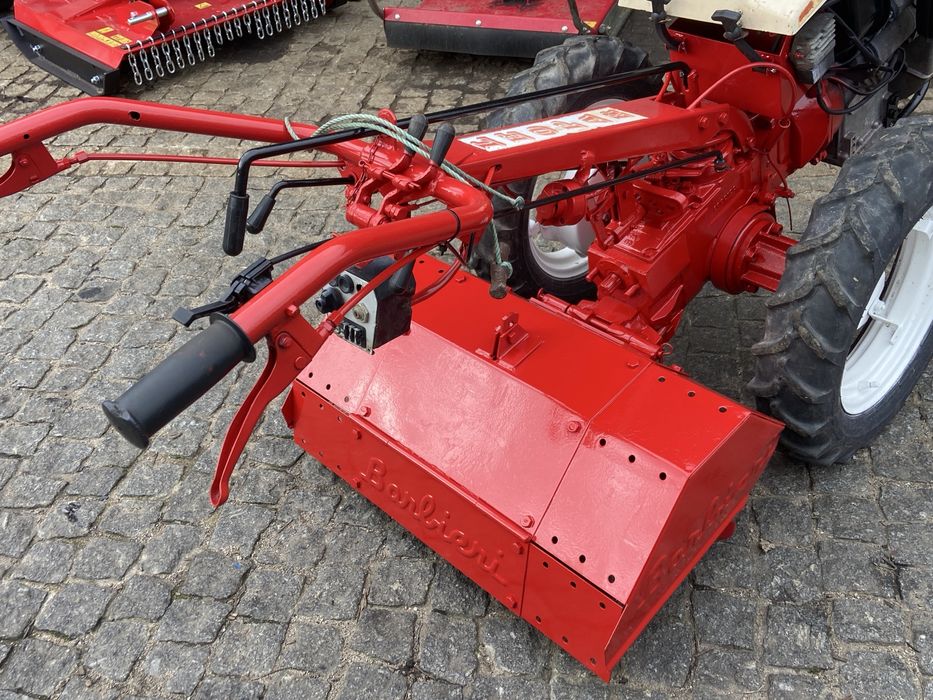 Motocultivador barbieri lombardini 14cv com fresa
