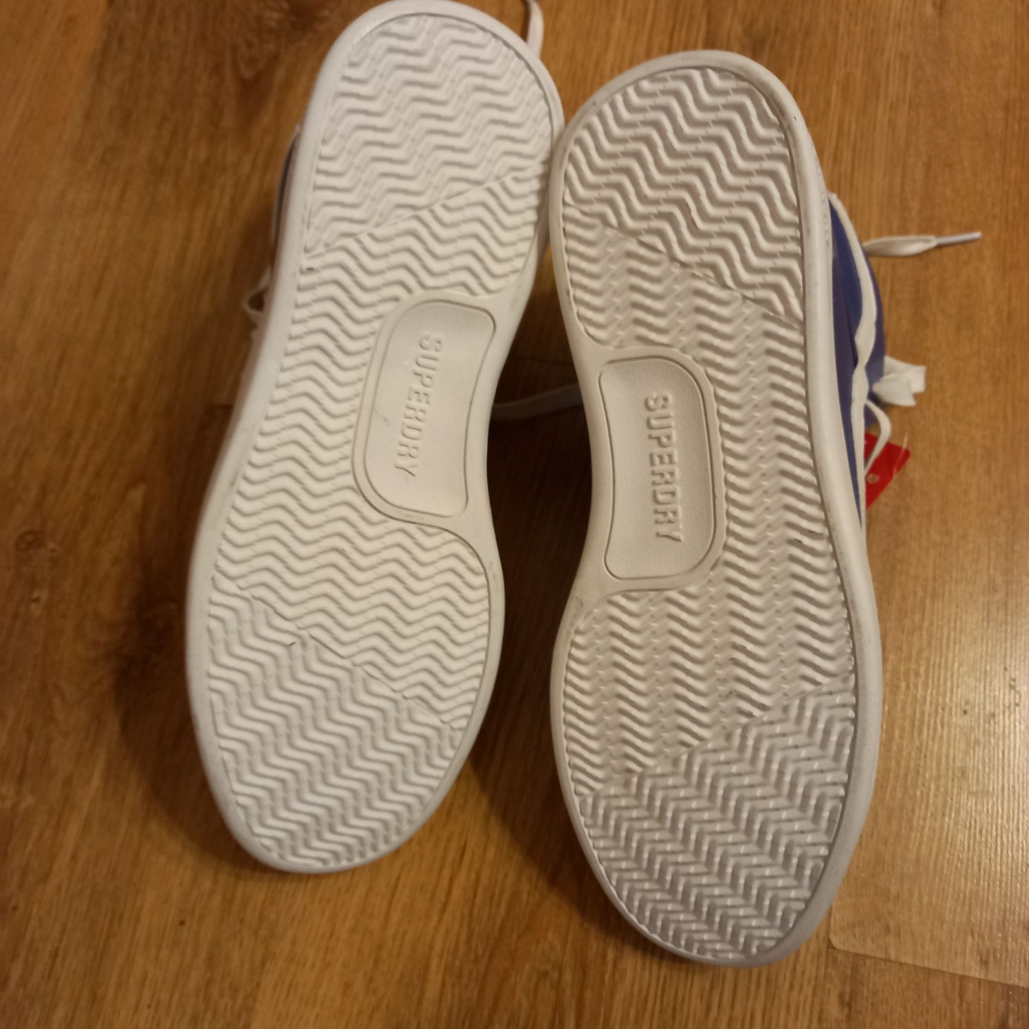 Buty superdry r.42 Nowe