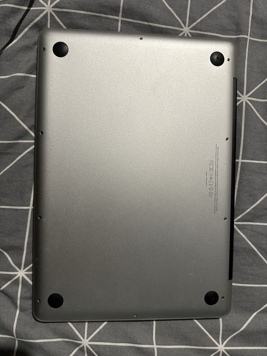 MacBook Pro (13,3”)