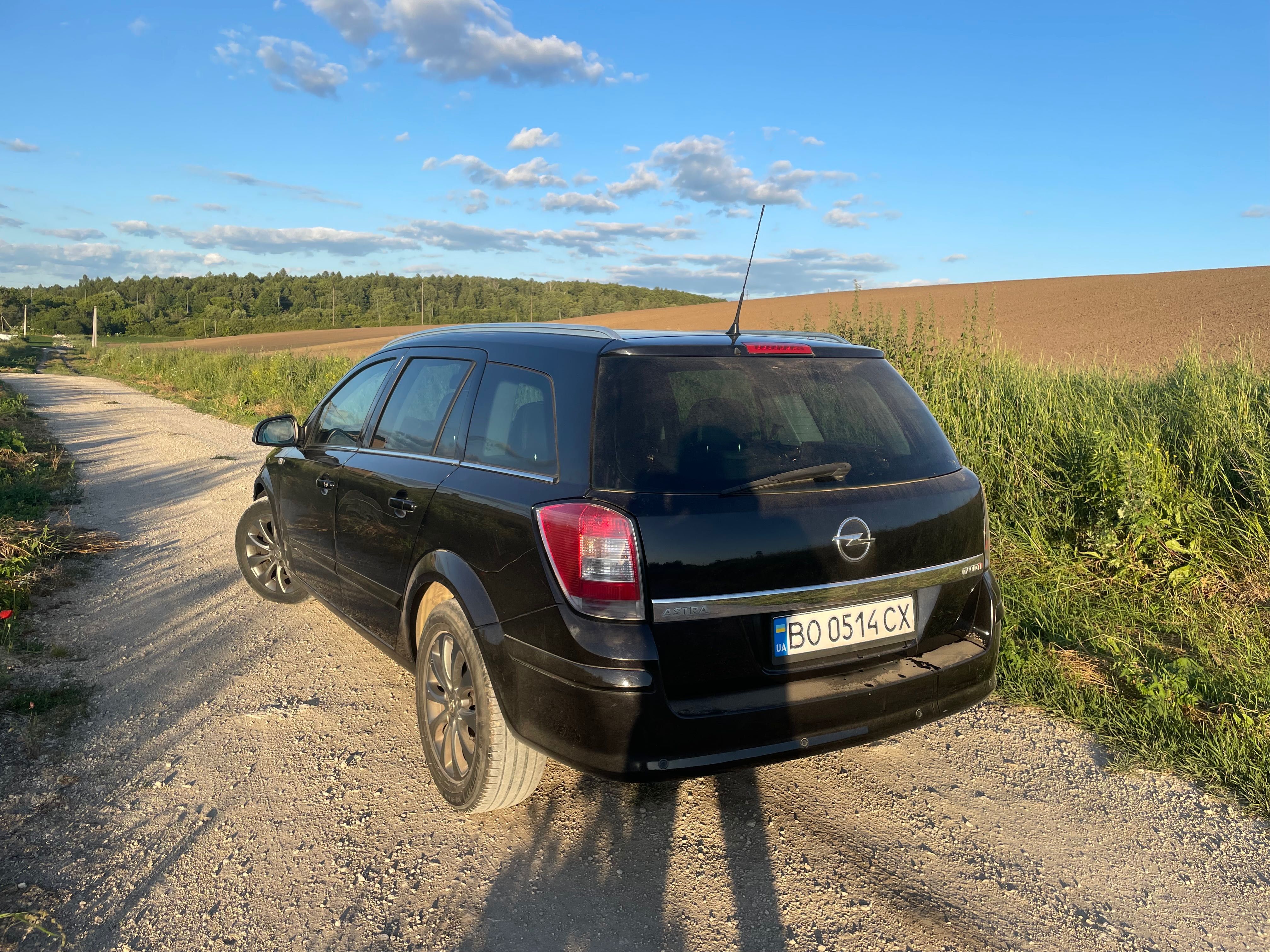 Opel Astra універсал
