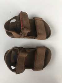 Skórzane sandałki dziecięce marki Next roz. 22 kolor brązowy