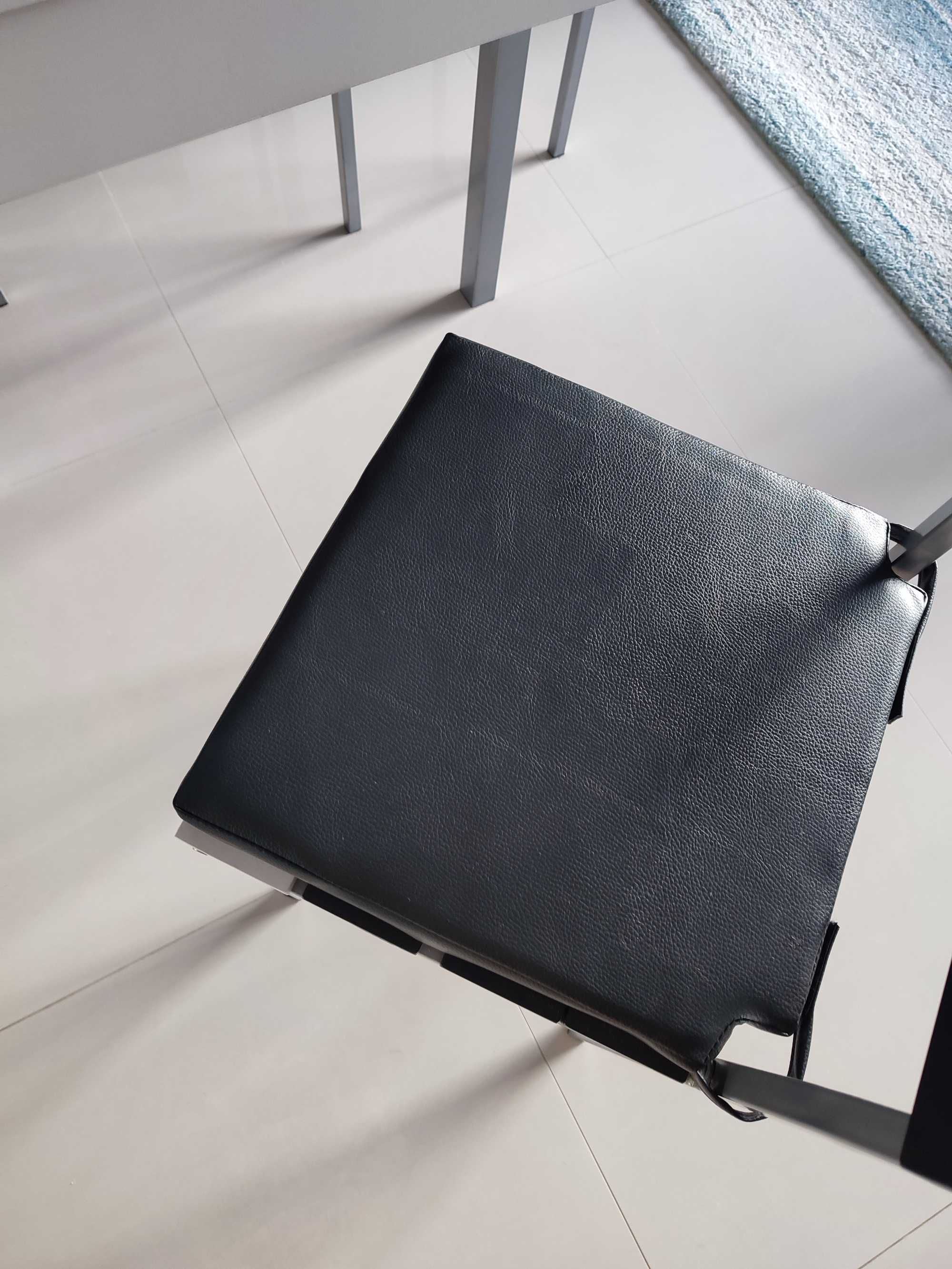 Mesa extensível tampo vidro + 4 cadeiras