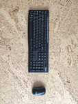 Bezprzewodowa kawiatura Logitech z myszką