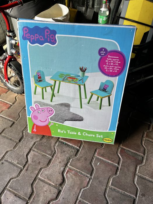 Sprzedam stolik dzieciecy SWINKA PEPPA