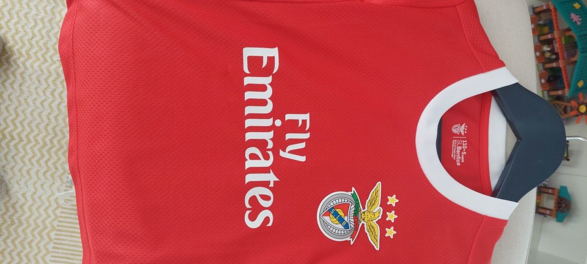 BENFICA- t-shirt para Criança- tamanho 5 anos