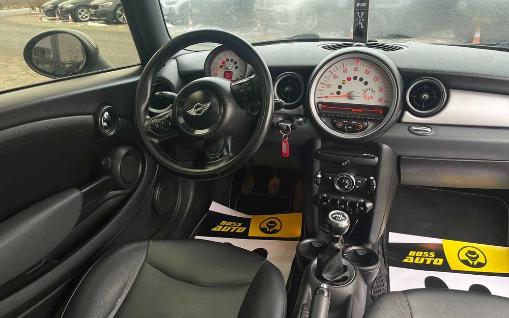 MINI Cooper 2012