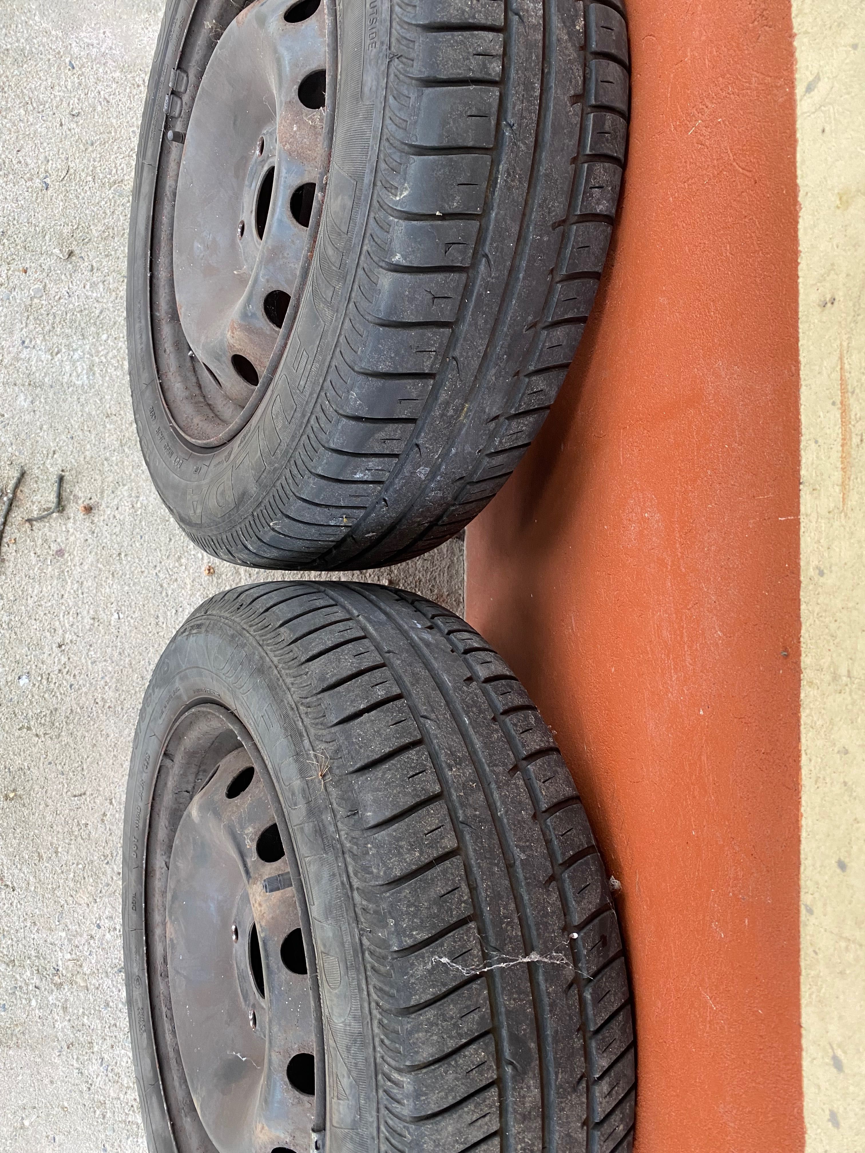 Opony z felgami 185/65R15