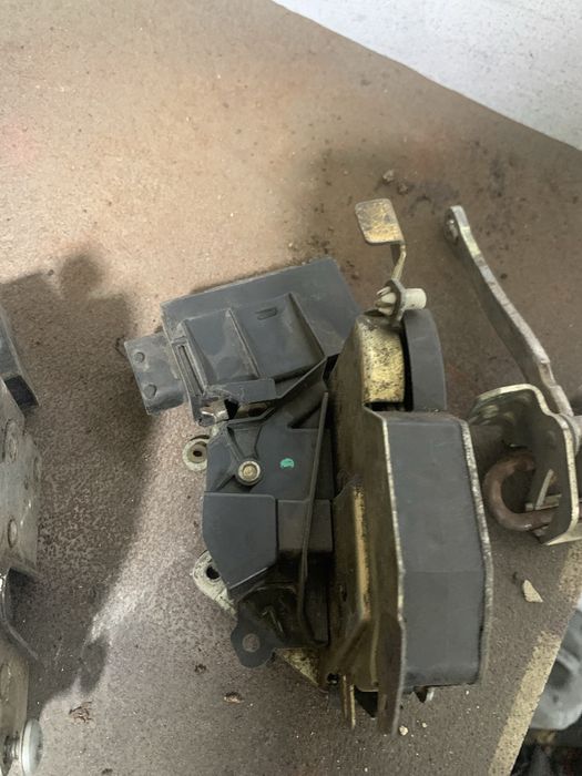 Пррдам замки ограничитель е34