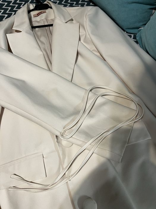 Кремовий жіночий піджак MISSPAP