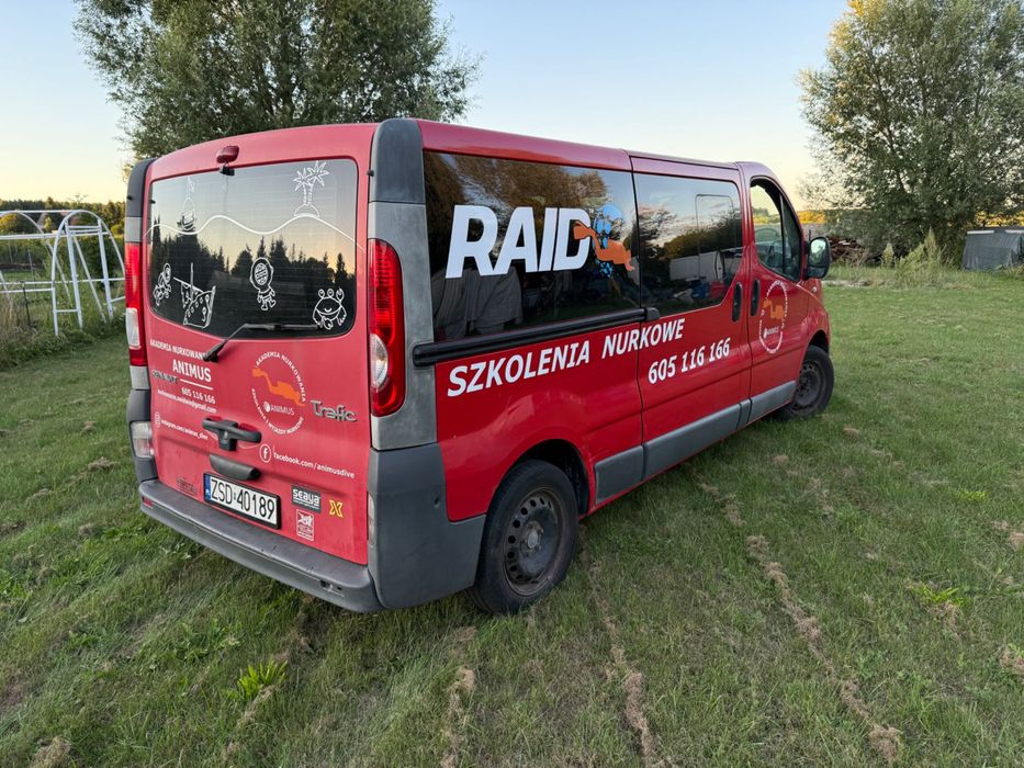 Renault Trafic 2.0 dCi - 2007r 9 osób - long
