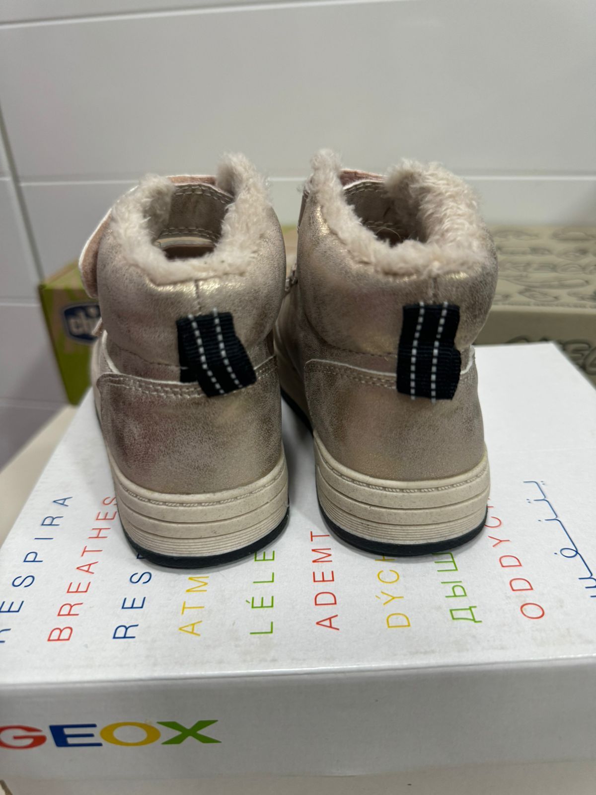 Sapatos Guimarães 24