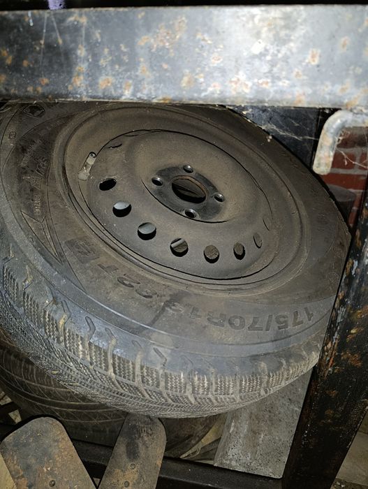 Продам зимові шини з дисками