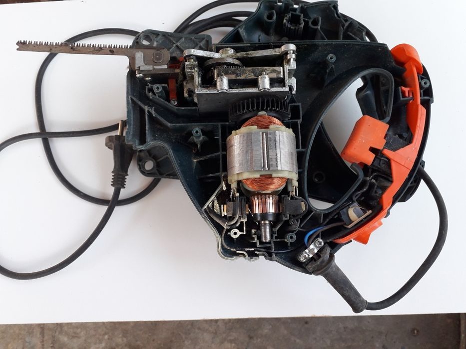 Продам пилу сабельну на запасні  частини  або під востановлення.