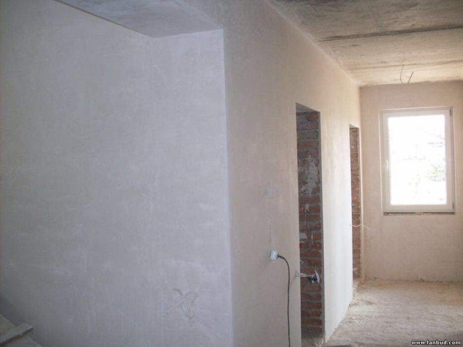 Стяжка підлоги та штукатурка стін машинним методом