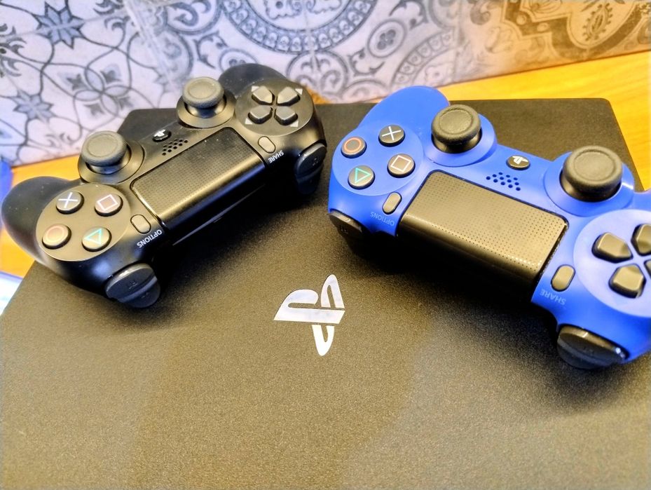 PlayStation 4 Pro 1TB stan idealny