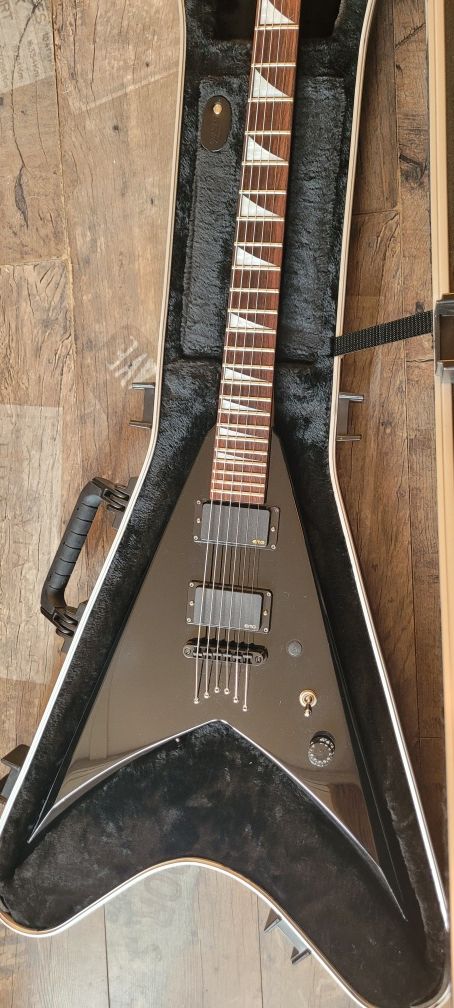 Jackson King V Japan EMG 81 & 85