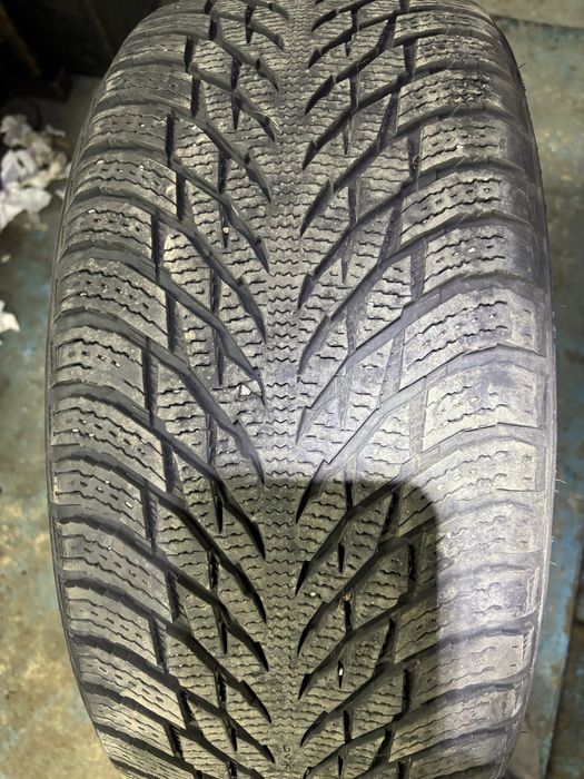Зимова шина 245/45/19 nokian hakkapelita r3