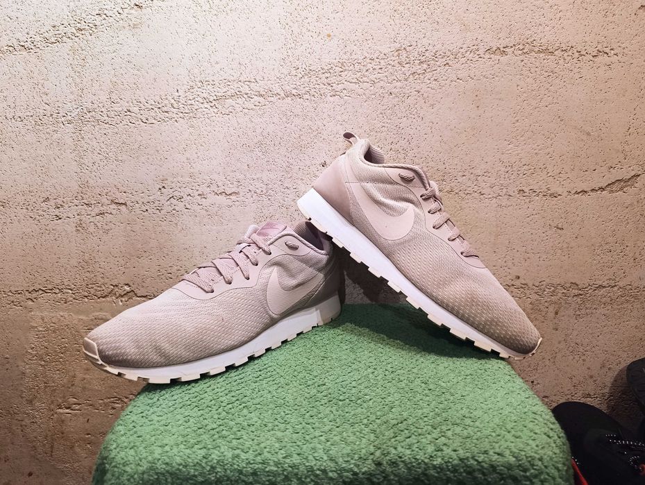 Damskie sneakersy NIKE MD RUNNER 2 ENG MESH r.42.5 stan bardzo dobry