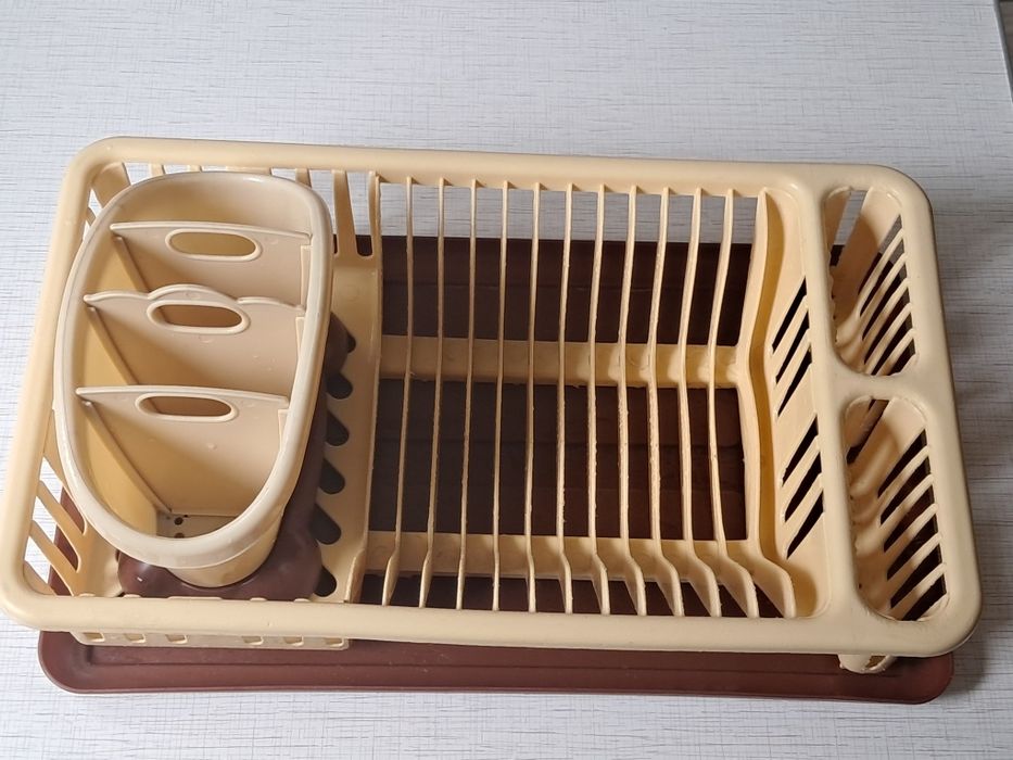 Сушка для тарелок и столовых приборов