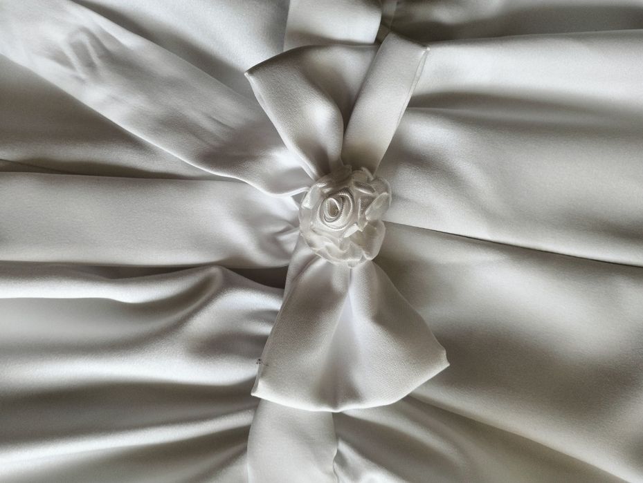 Alba sukienka, urocza z kwiatkami, biała, komunia,