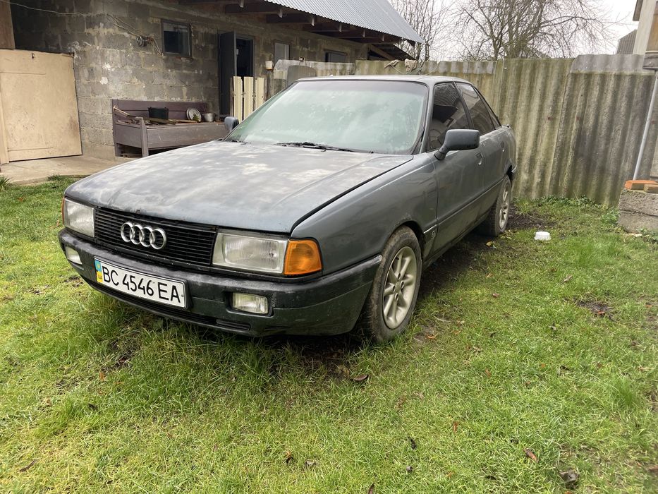 Audi 80 1.8бензин 1987