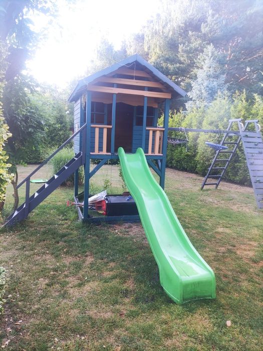 Drewniany domek ogrodowy dla dzieci