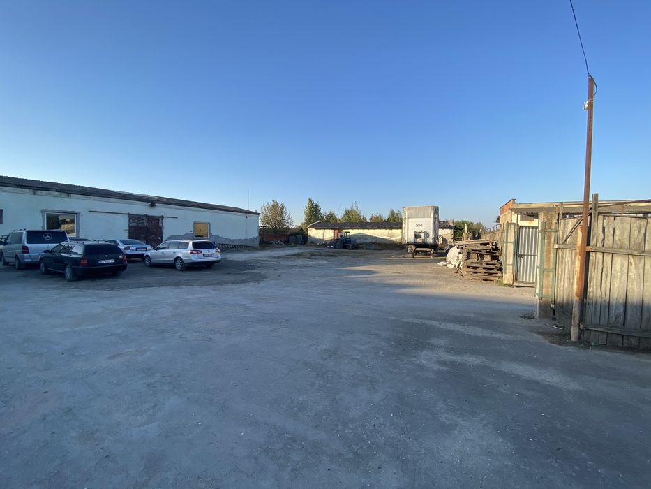 Складські , виробничі приміщення, територія