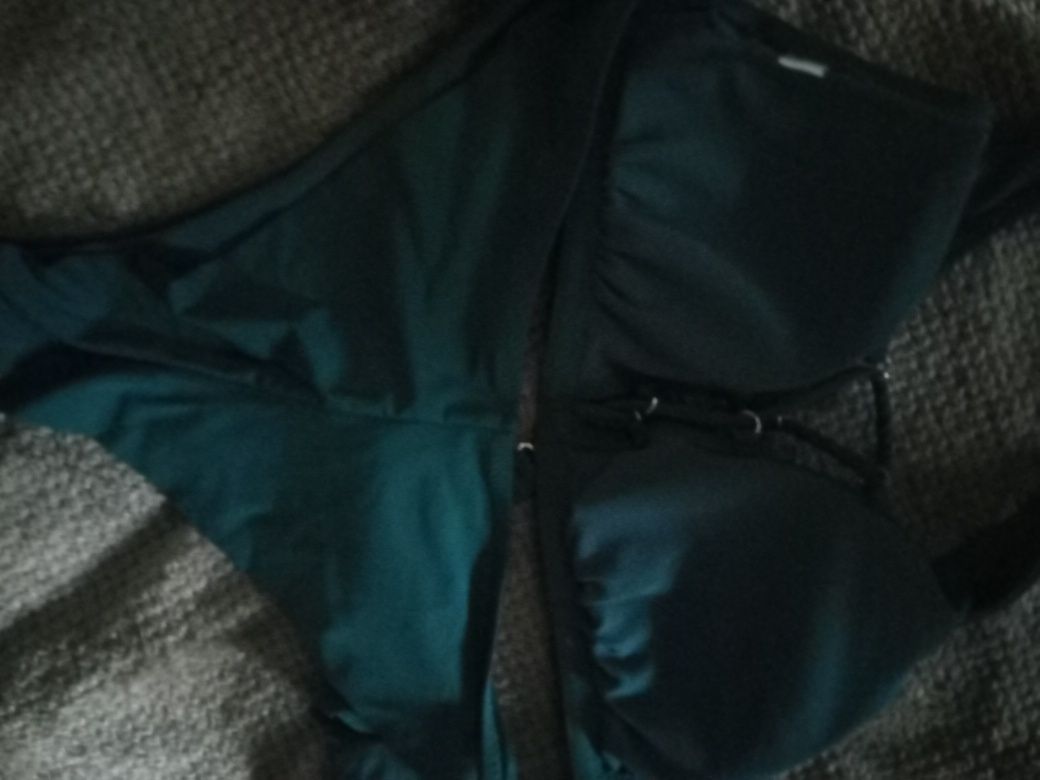 Продам купальник женский,темно зелений,размер 42
