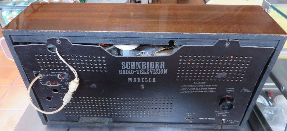 Rádio Schneider, modelo Marella D 27