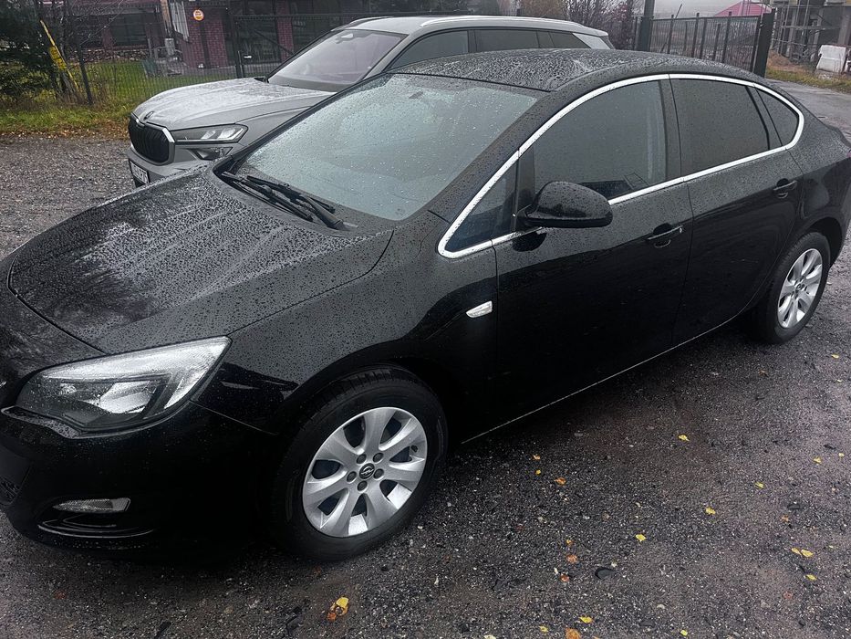 Opel Astra Opel Astra J 2017 • Benzyna + LPG • 142 tys. km • Zadbany, prywatnie