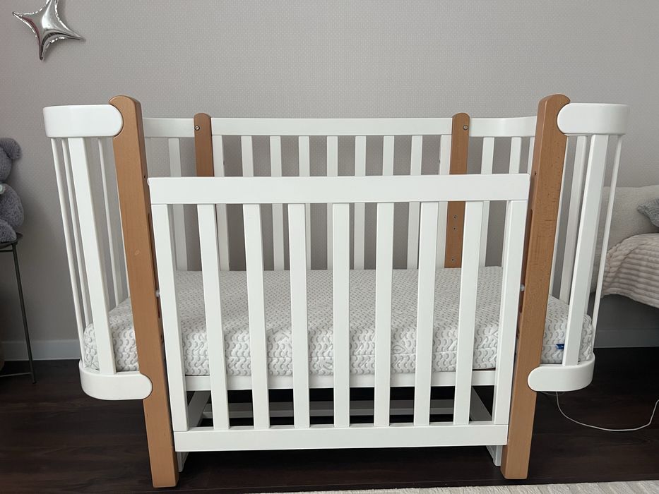 Ліжечко дитяче, на маятнику