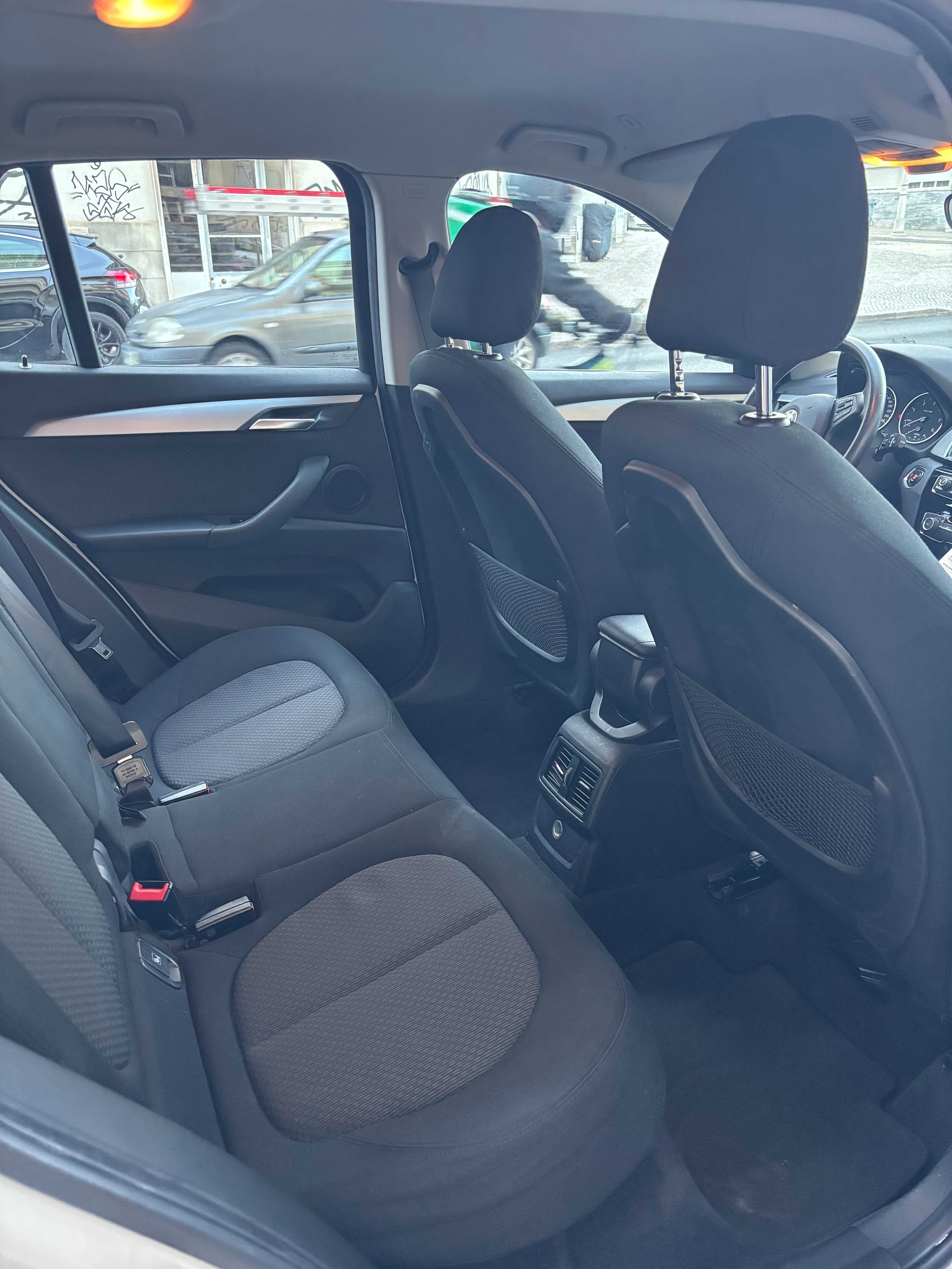 BMW, X1 sDrive16d branco de 2016 em perfeitas condicoes