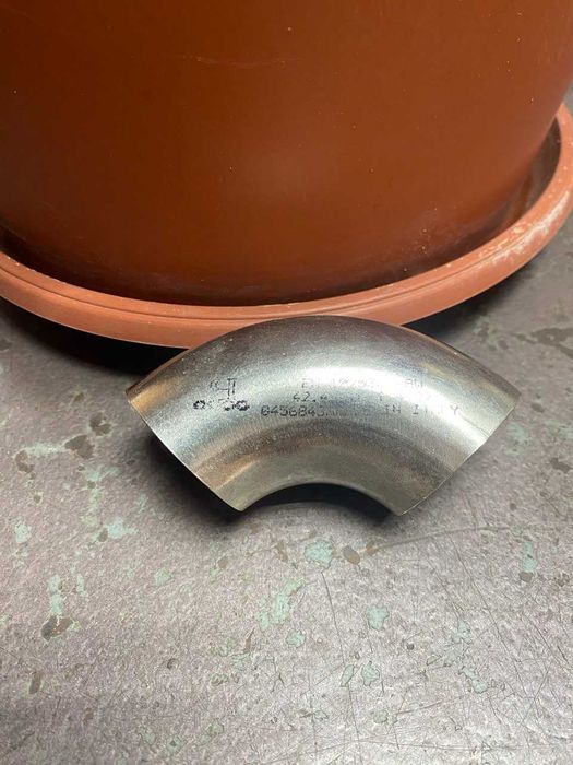 Відвід (отвод, коліно) із нержавіючої сталі. Італія.