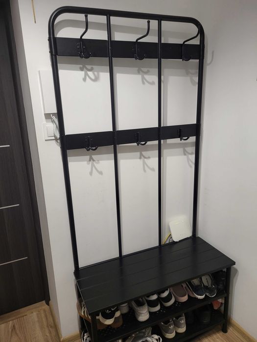 Wieszak z lawka do siedzenia Ikea