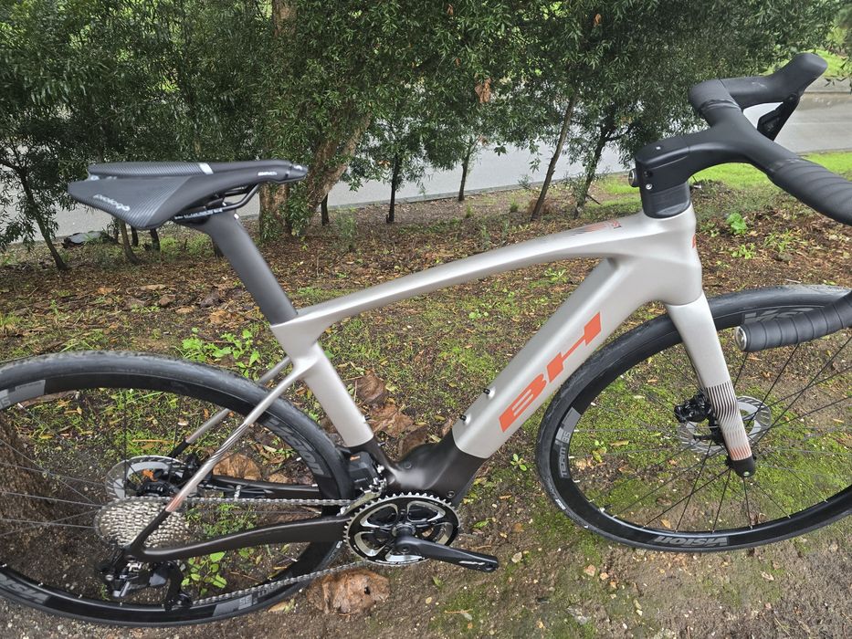 Novas bh rs1 eletricas de estrada