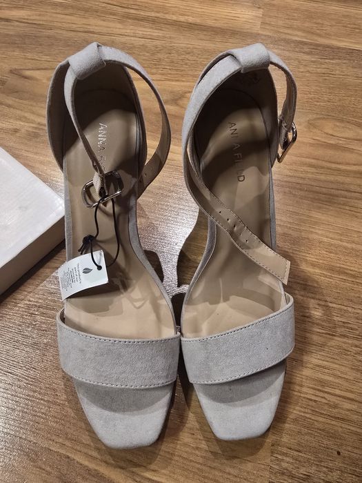 Nowe buty sandałki na słupku Anna Field