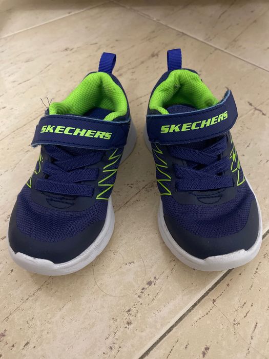 Ténis skechers criança ótimo estado