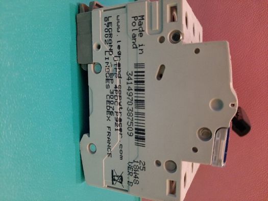 NOWY wyłącznik nadprądowy Legrand 3P B10 400V~ TX3