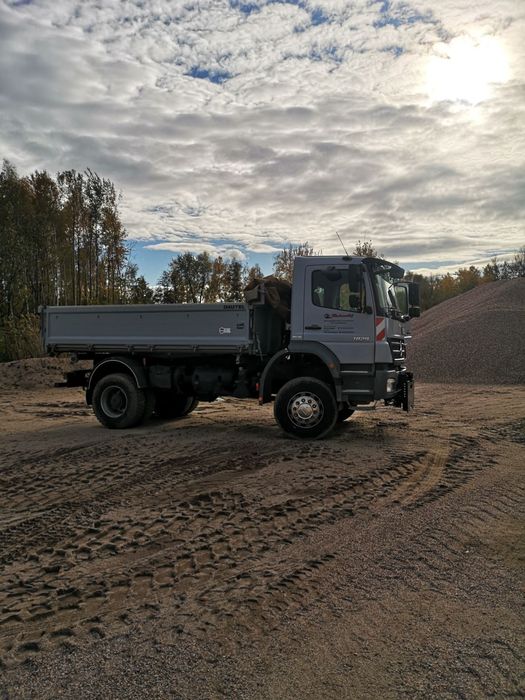 Usługi transportowe wywrotka