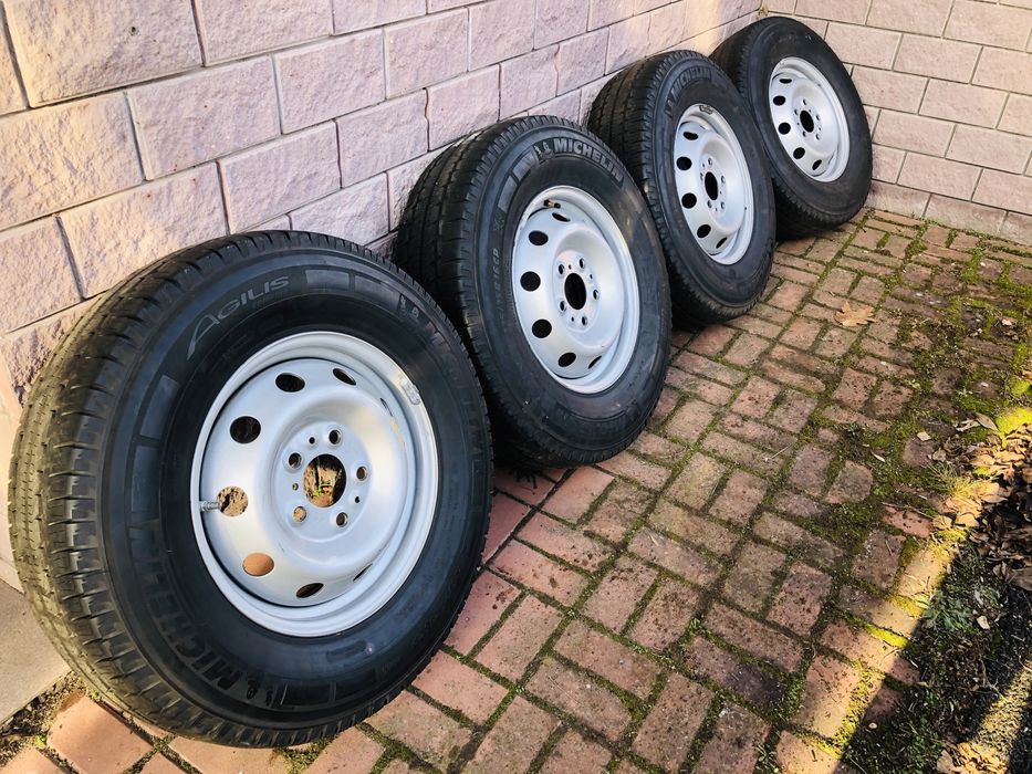 Kpl opon z felgami Michelin Agilis Camping 225/75r16 CP   M+S