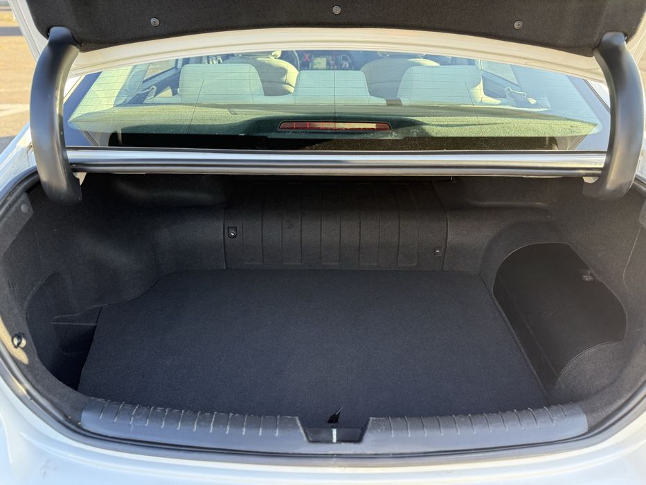 Продам Hyundai Sonata  Гибрид-Плагин 2015г