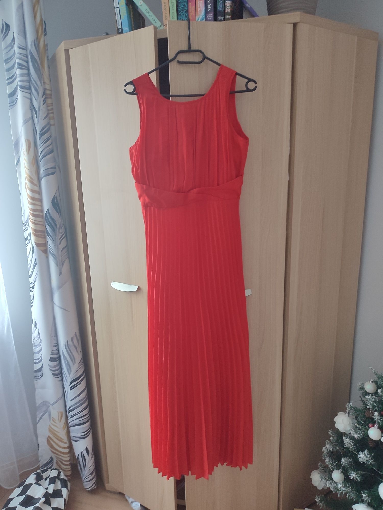 Sukienka czerwona maxi Reserved r.38