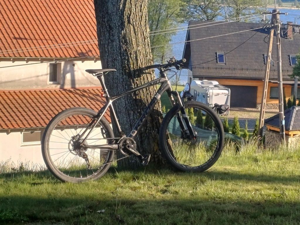Kross Level A11 Carbon L – lekki hardtail, zamiana
