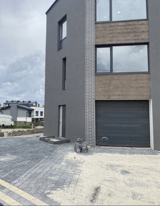 Продається котедж. Також є ділянка 10 сотих