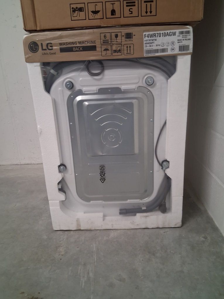 Máquina de lavar roupa LG F4WR7010AGW - AI DD Nova-embalada