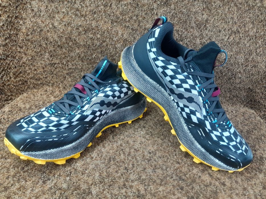 Кросівки оригінал Saucony Endorphin 46 розмір.